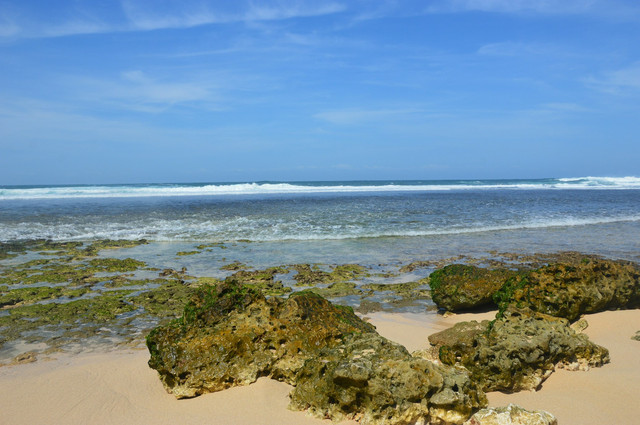 Ilustrasi Mitos Pantai Sawarna yang Menarik untuk Diketahui, Unsplash/Inna Safa