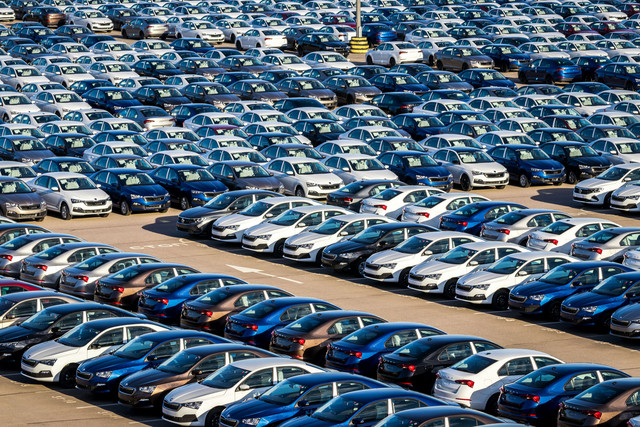 Ilustrasi mobil avanza. Foto: Eugene_Photo/Shutterstock