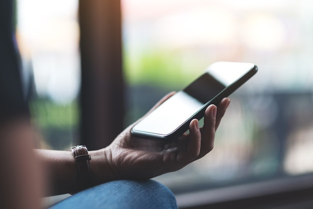 Ilustrasi cara split screen di Android. Foto: Freepik