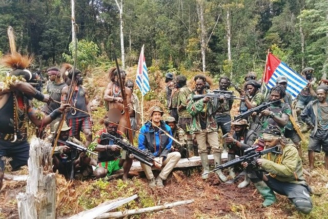 Aksi kelompok teroris OPM dan sandera untuk meminta tebusan (Sumber: Kumparan)