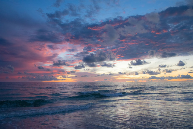 Rute ke Pantai Karang Papak via Ciwidey. Foto hanya sebagai ilustrasi saja, bukan tempat sebenarnya. Sumber: Unsplash/Dominic Sansotta.