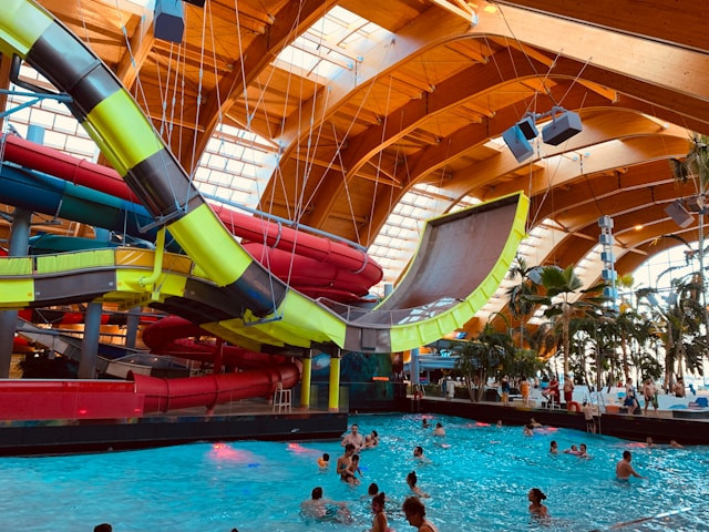 Cileunca Waterpark Purwakarta. Foto hanya ilustrasi, bukan yang sebenarnya. Sumber: Unsplash/Toa Heftiba