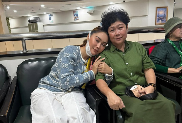 Inul Daratista dan Bu Acin Musica Studios. Foto: Instagram @inul.d