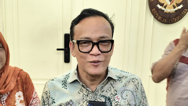 Wakil Menteri Ketenagakerjaan Immanuel Ebenezer di kantornya, Kamis (10/4/2025). Foto: Widya Islamiati/kumparan