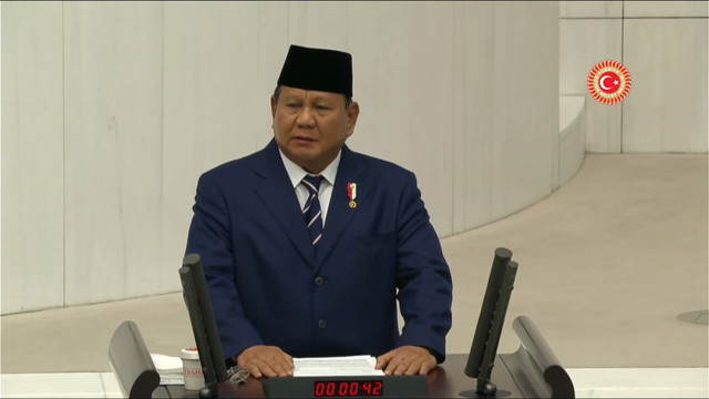 Presiden Prabowo Subianto berpidato di Sidang Umum Majelis Nasional Agung Turki, Kamis (10/4/2025). Foto: Youtube/TBMM - Turkiye Buyuk Millet Meclisi