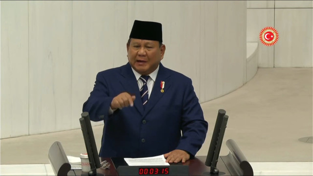 Presiden Prabowo Subianto berpidato di Sidang Umum Majelis Nasional Agung Turki, Kamis (10/4/2025). Foto: Youtube/TBMM - Turkiye Buyuk Millet Meclisi