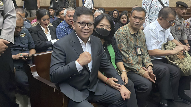 Sekjen PDIP Hasto Kristiyanto bersiap menjalani sidang putusan di Pengadilan Tindak Pidana Korupsi, Jakarta, Jumat (11/4/2025). Foto: Fadhil Pramudya/kumparan