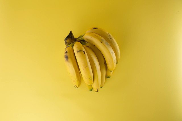 Ilustrasi cara menyimpan pisang agar tidak hitam. Foto: Pexels.com/Juan Salamanca