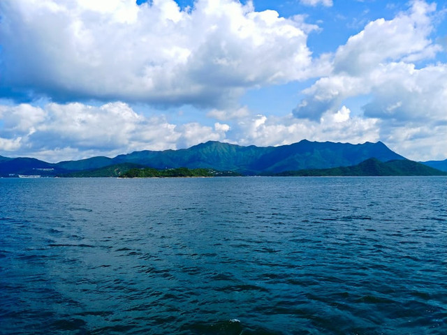 Danau Seran. Foto hanyalah ilustrasi bukan tempat sebenarnya. Sumber: Unsplash/Rachel C