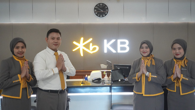 Karyawan KB Bank. Foto: Dok. KB Bank