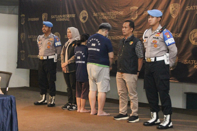 Pers rilis kasus penganiayaan terhadap ART di Polres Metro Jakarta Timur.  Foto: Dok. Humas Polres Jakarta Timur