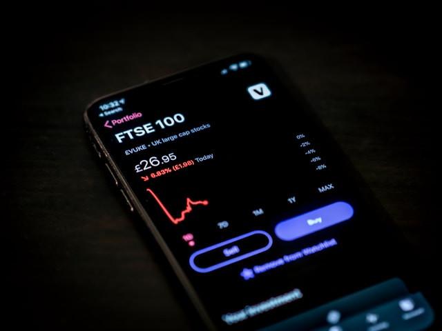 Ilustrasi Jadwal Dividen IFSH, ADMF, CNMA, NISP 2025 dan Besarannya. Foto: dok. Unsplash/Jamie Street