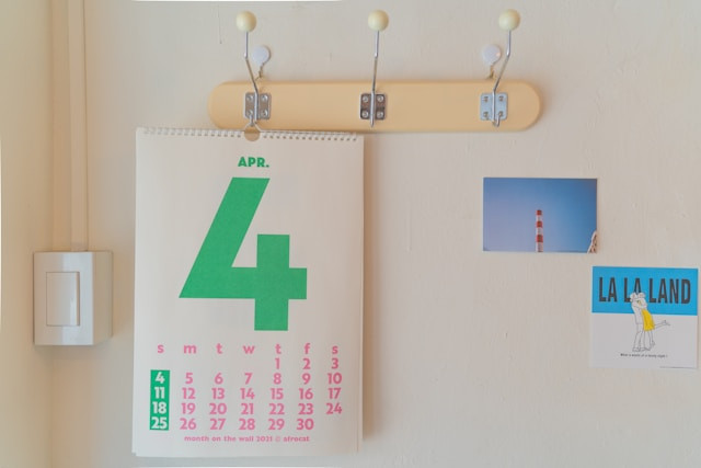 Ilustrasi jadwal libur dan tanggal merah april 2025. Sumber: Unsplash/sq lim