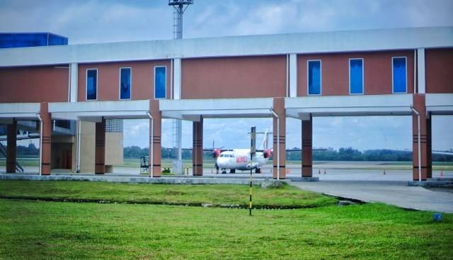 Sebuah pesawat yang terparkir di Bandara Sultan Mahmud Baddarudin II Palembang. Foto: ary priyanto/Urban Id