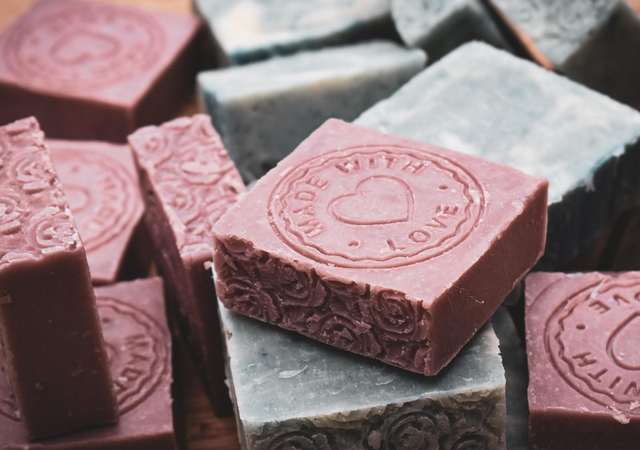 Ilustrasi rekomendasi sabun mandi untuk kulit gatal. Sumber: Pixabay/Mrdidg