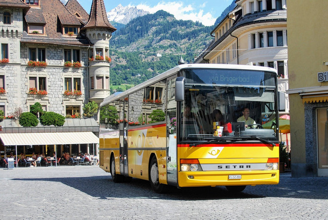 Perbedaan Bus Ekonomi dan Bisnis. Foto hanya ilustrasi, bukan tempat sebenarnya. Sumber: dominickvietor