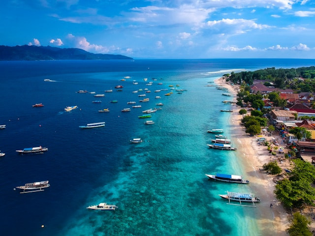 Pulau Sakala. Foto hanya ilustrasi, bukan tempat yang sebenarnya. Sumber: Unsplash/Tom Bixler