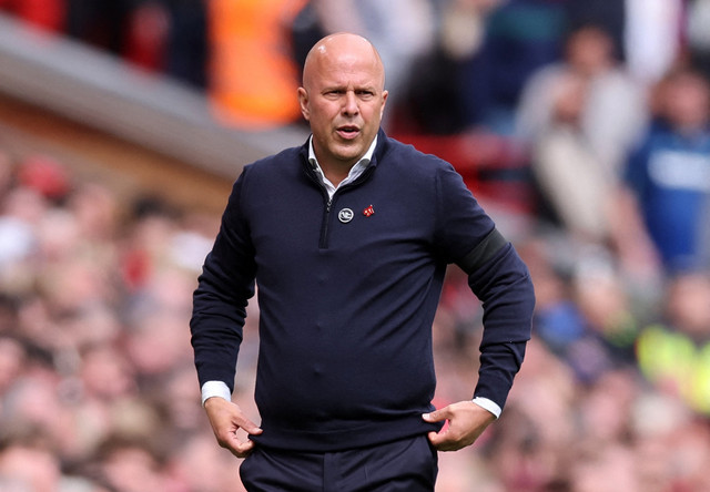 Arne Slot saat Liverpool vs West Ham United dalam laga pekan ke-32 Liga Inggris 2024/25 di Stadion Anfield, Minggu (13/4) malam WIB. Foto: REUTERS/David Klein