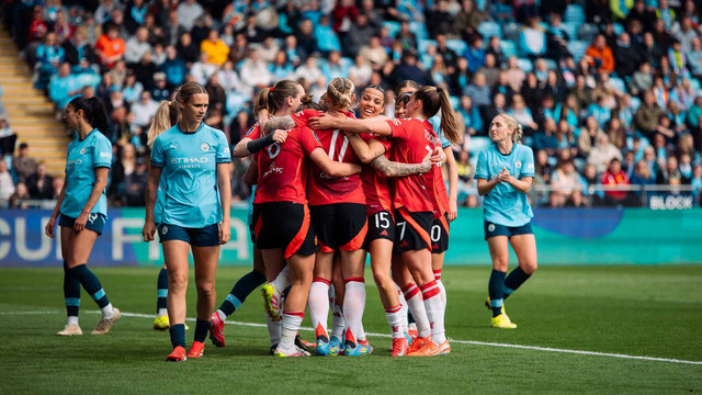 Manchester United kalahkan Manchester City 0-2 dalam partai semifinal Piala FA Wanita 2024/25 di Joei Stadium, Minggu (13/4). Foto: Dok. Manchester United