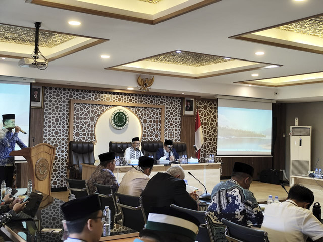 Suasana acara Silaturahim Idul Fitri dan Merespons Perkembangan Terakhir Gaza dan Palestina oleh Majelis Ulama Indonesia (MUI) di kantor pusat MUI, Jakarta pada Senin (14/4/2025). Foto: Luthfi Humam/kumparan