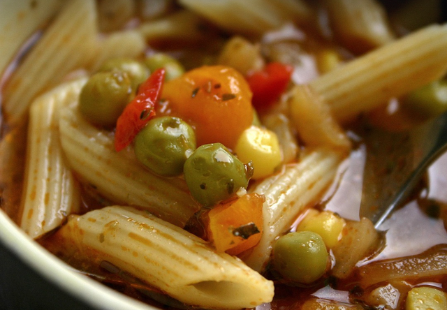 Ilustrasi sayur asem cocok dengan lauk apa. Sumber: Pixabay/Catkin