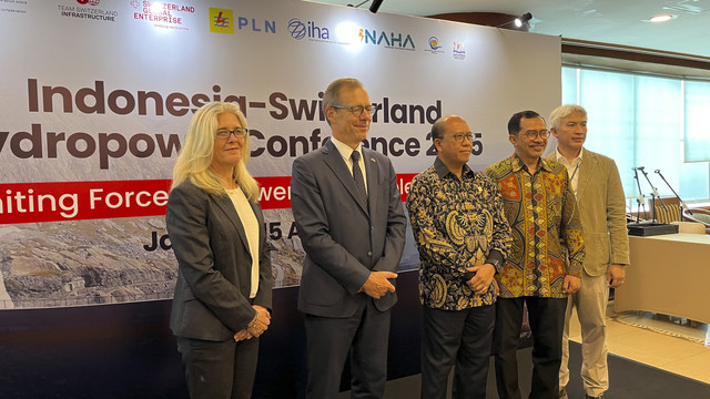 Peluncuran Konferensi PLTA Indonesia-Swiss 2025 di kantor Pusat PLN, Selasa (15/4/2025). Foto: Fariza Rizky Ananda/kumparan