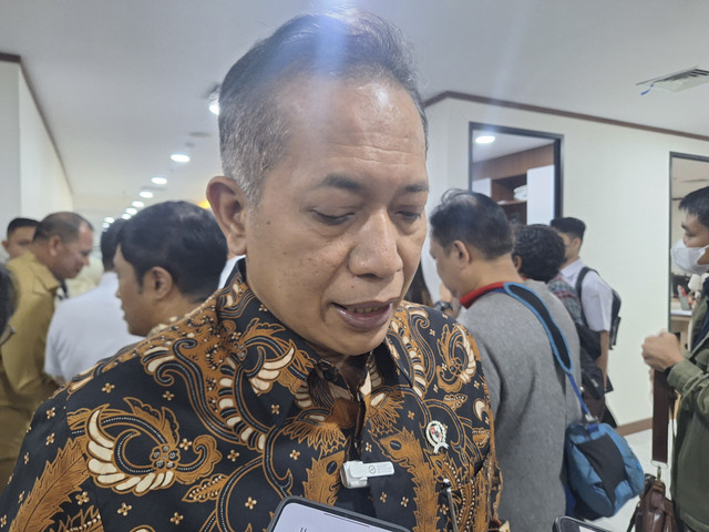 Wakil Menteri Koperasi Fery Juliantono ditemui di Kantor Kemenko Pangan, Jakarta Pusat pada Selasa (15/4/2025). Foto: Argya D. Maheswara/kumparan 