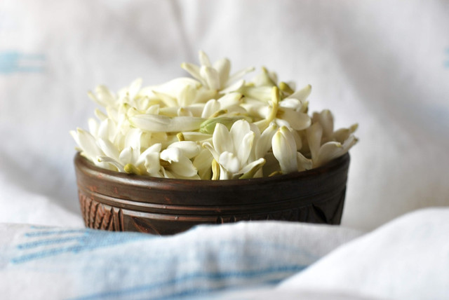 Ilustrasi mitos bunga sedap malam, foto: unsplash/Anindita Barma
