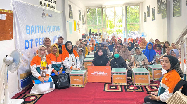 BTPN Syariah Bersama DT Peduli Jambi Berbagi Paket Sembako dan Santunan untuk Yatim, Dhuafa dan Janda (Sumber : DT Peduli)