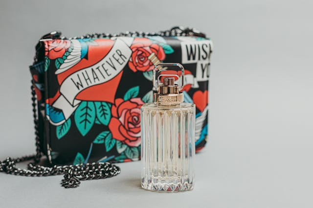 Ilustrasi Rekomendasi Merk Parfum Wanita yang Wanginya Tahan Lama di Alfamart. Sumber: Pexels/Anastasiya Lobanovskaya