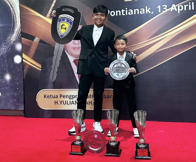 2 pembalap Mempawah raih penghargaan. Foto: Dok. Istimewa