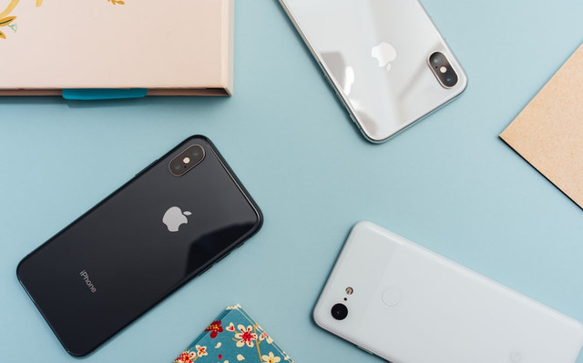 Ilustrasi Perbedaan iPhone 15 dan 15 Plus    Sumber Unsplash/Arnel Hasanovic