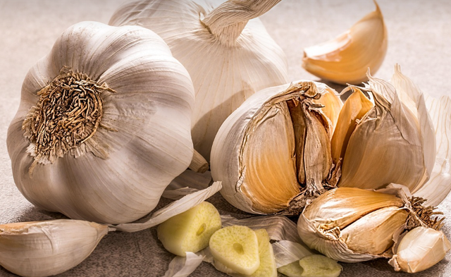 cara menyimpan bawang putih agar awet. Sumber: Pixabay/stevepb