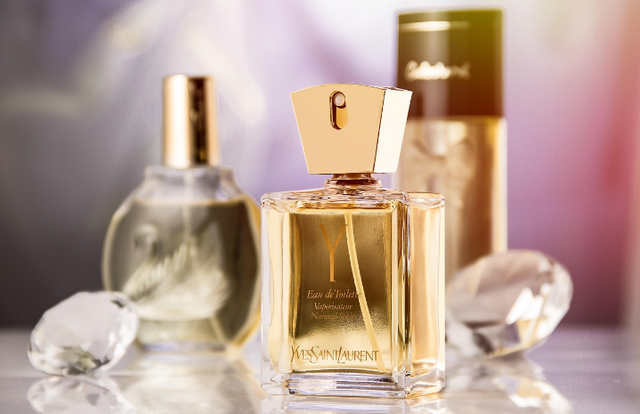 Ilustrasi parfum Arab yang terkenal. Sumber foto: Pixabay/ AVAKAphoto