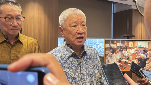 Pemilik Agung Sedayu Group, Sugianto Kusuma (Aguan) di Kantor Kementerian PKP, Rabu (16/4/2025). Foto: Ave Airiza Gunanto/kumparan
