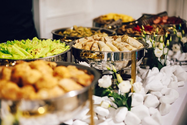 Ilustrasi Ide Menu Catering Harian. Foto: dok. Unsplash/Saile IlyasI