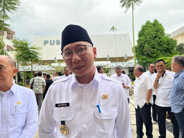 Gubernur Lampung, Rahmat Mirzani Djausal usai memimpin Rapat Koordinasi (Rakor) bersama para Bupati dan Wali Kota se-Provinsi Lampung | Foto : Eka Febriani / Lampung Geh