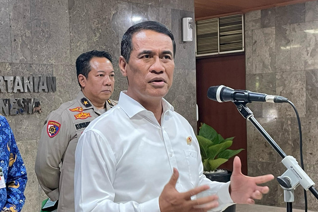 Menteri Pertanian Amran Sulaiman dalam konferensi pers di Kantor Kementerian Pertanian, Jakarta Selatan, Kamis (17/4/2025). Foto: Najma Ramadhanya/kumparan