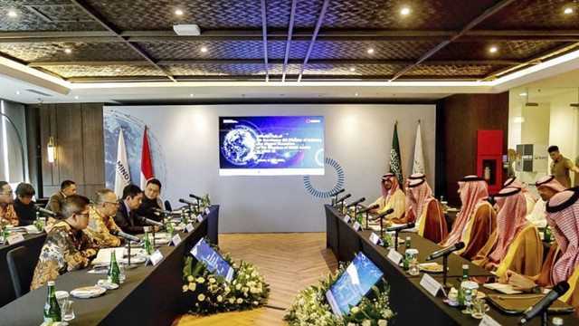 MIND ID menyambut kunjungan resmi H.E. Bandar Al-Khorayef, Menteri Perindustrian dan Sumber Daya Mineral Kerajaan Arab Saudi, di Jakarta, Selasa (15/4/2025). Foto: Dok. MIND ID