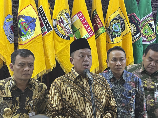 Gubernur Jateng Ahmad Luthfi dan Menteri ATR/Kepala BPN Nusron Wahid di Kantor Gubernur Jateng, Kamis (17/4/2025). Foto: Intan Alliva Khansa/kumparan
