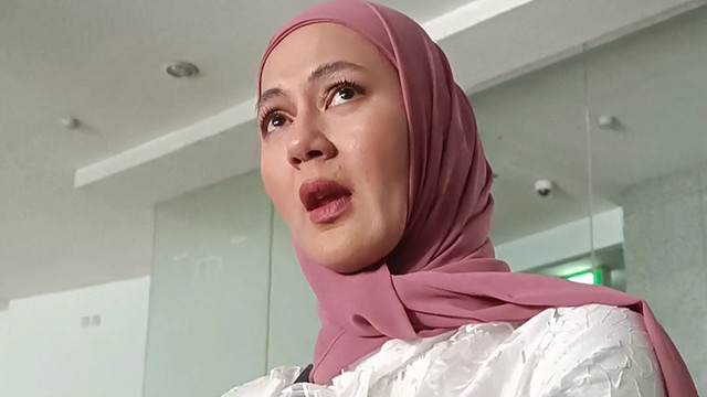 Paula Verhoeven sambangi Komisi Yudisial, Salemba, Jakarta Pusat, Kamis (17/4).  Foto: Giovanni/kumparan