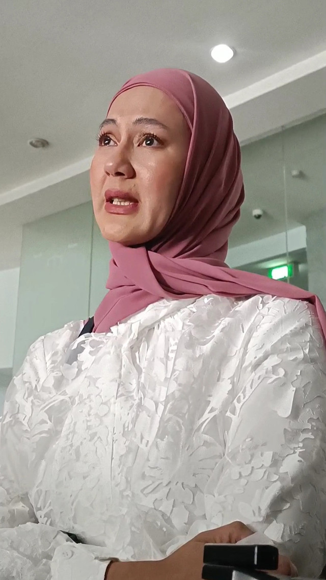 Paula Verhoeven sambangi Komisi Yudisial, Salemba, Jakarta Pusat, Kamis (17/4). Foto: Giovanni/kumparan