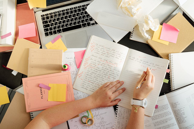 Ilustrasi kata-kata semangat kerja keras. Foto: Pexels