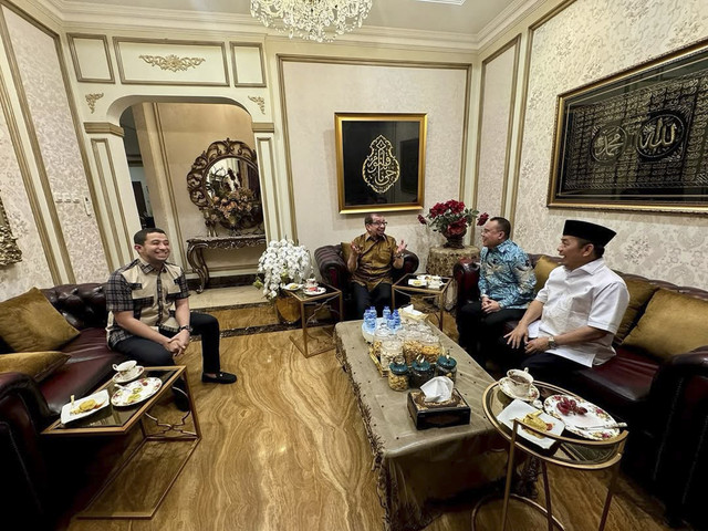 Wakil Ketua DPR RI sekaligus Ketua Harian Partai Gerindra Dasco menggelar pertemuan dengan petinggi Partai Keadilan Sejahtera (PKS). Foto: Instagram/ @sufmi_dasco