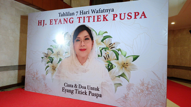 Acara tahlilan 7 hari wafatnya Titiek Puspa di Gedung PTIK, Kebayoran, Jakarta Selatan, Kamis (17/4/2025). Foto: Aprilandika Pratama/kumparan