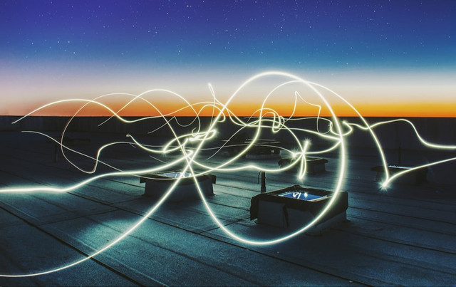 Ilustrasi Tarif Listrik Per kWh Terbaru 2025   Sumber Unsplash/Federico Beccari