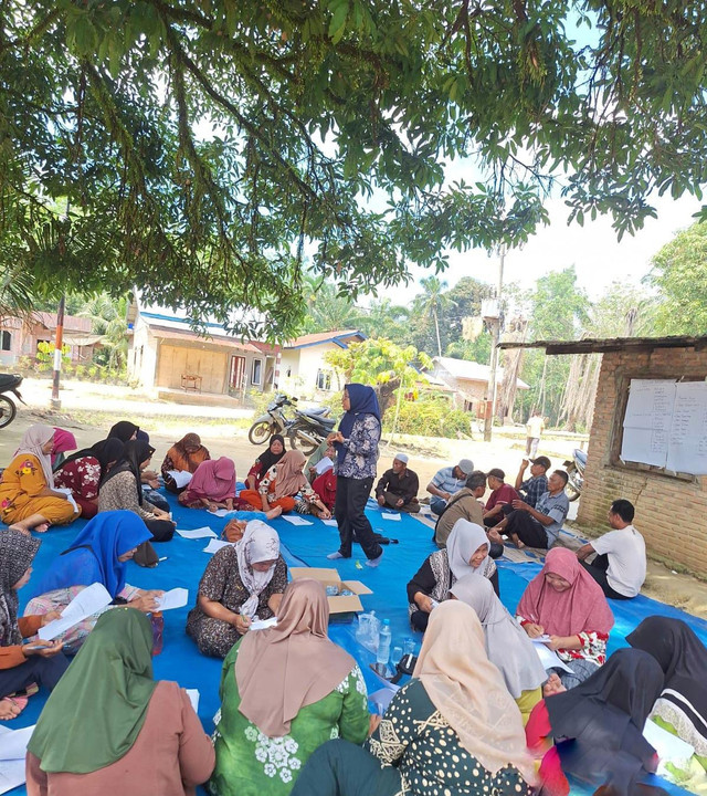 Suasana Pelatihan Kesadaran GESI untuk Petani Sawit, di Kab.Labusel. (Foto: Dok.Tim Fasilitator HAPSARI)