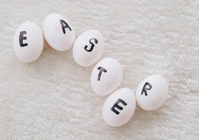 Ilustrasi mengapa paskah identik dengan telur - Sumber: pexels.com/@polina-zimmerman/