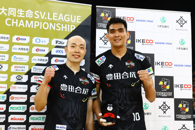 Rivan Nurmulki kala bersama tim voli Liga Jepang, Wolfdogs Nagoya. Foto: Wolfdogs Nagoya