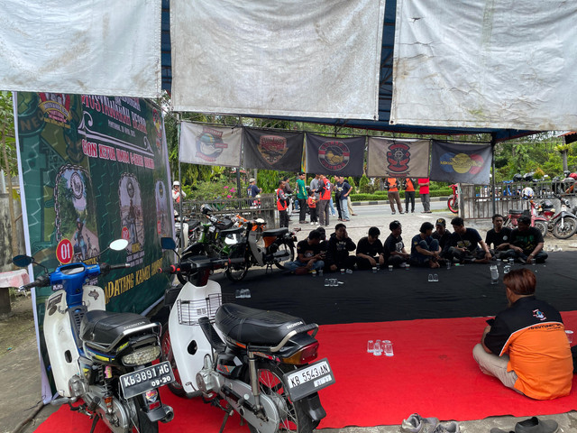 Kegiatan Kopdar Gabungan C-Series Borneo yang dilakukan di Jalan Ahmad Yani, Minggu 20 April 2025. Foto: Rabiansyah/Hi!Pontianak.